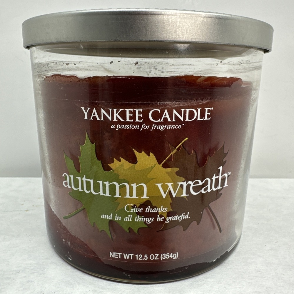 Yankee Candle AUTUMN WREATH 12.5 OZ Two Wick Jar Fall Fruity Apple Leaves